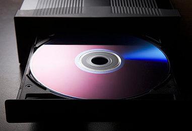 《使命召唤18》预热视频上线 苏联女狙击手一枪爆头